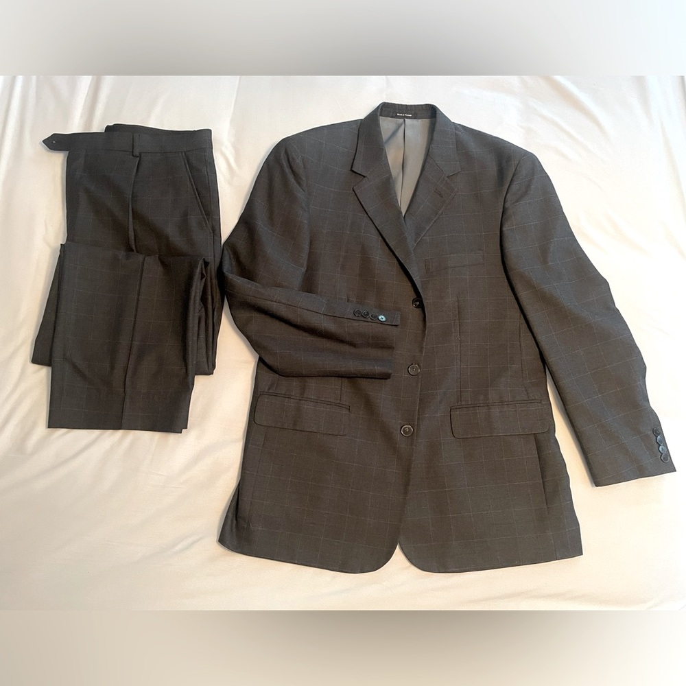 Geoffrey Beene Suit -44 Reg/39 waist
